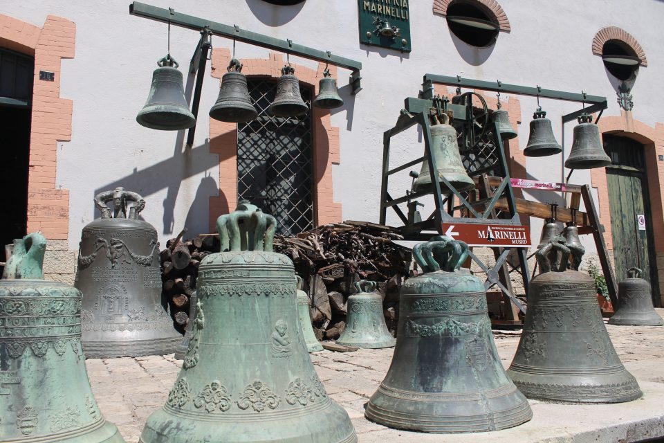 Agnone in Molise, il paese delle campane Fonderia Marinelli ph. @poshbackpackers