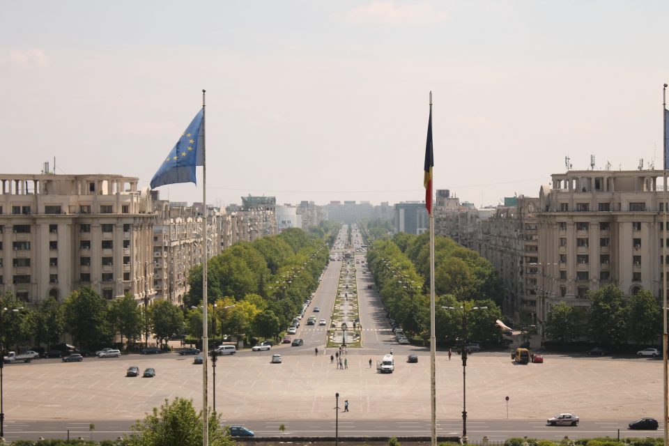 Vista dal Palazzo presidenziale di Bucarest ph- @poshbackpackers