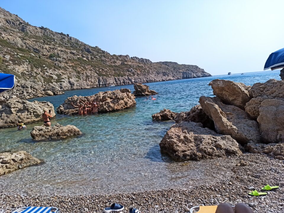 Antony Quinn bay Rodi ph. @poshbackpackers