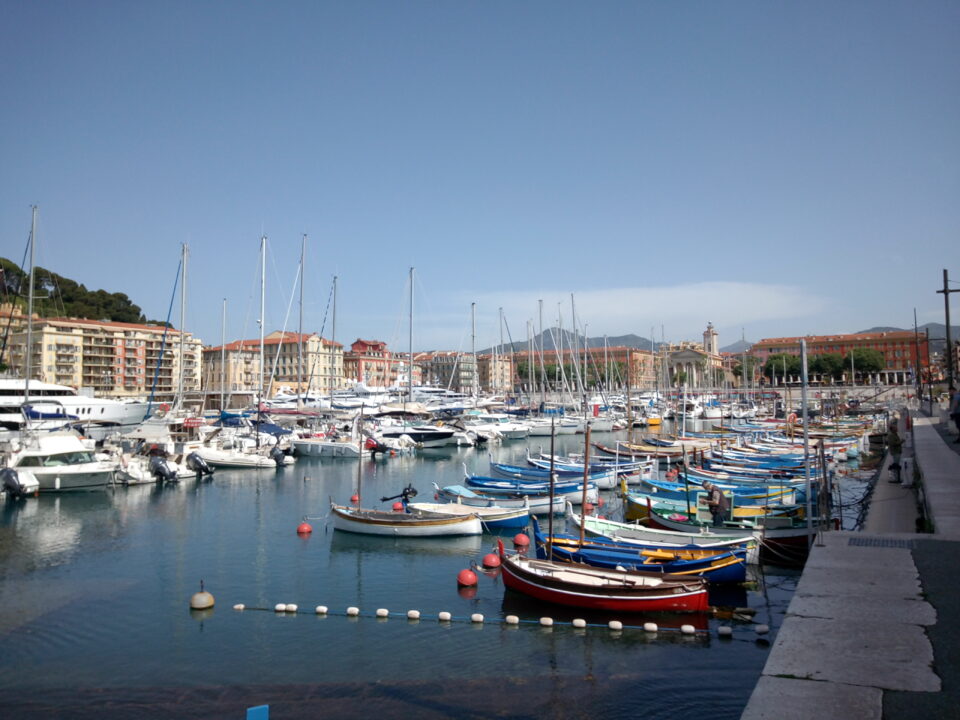 Nizza - piccole e medie città da visitare in primavera ph. Meraviglie in Europa