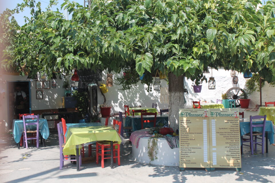 Taverna Platanos (Vati) - dove mangiare a Rodi ph. www.poshbackpackers.it