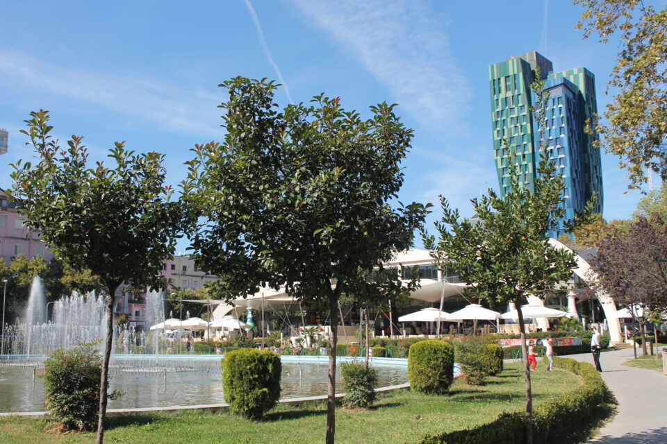Parku Rinia Tirana