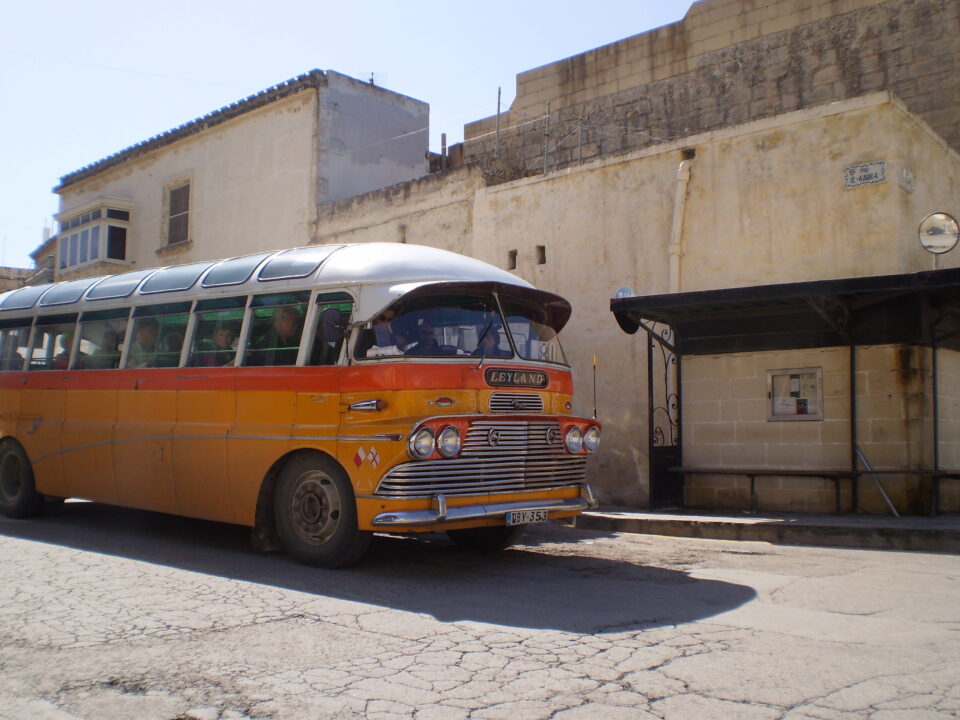 bus storico a Malta (foto del 2009)
