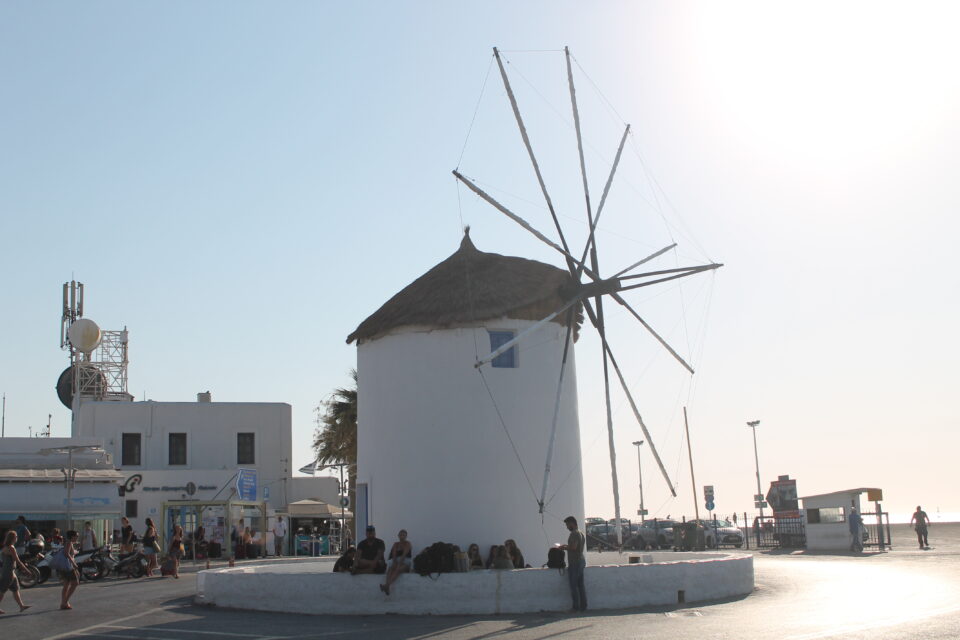 3 giorni a Paros - lo sbarco dal traghetto - ph. www.poshbackpackers.it